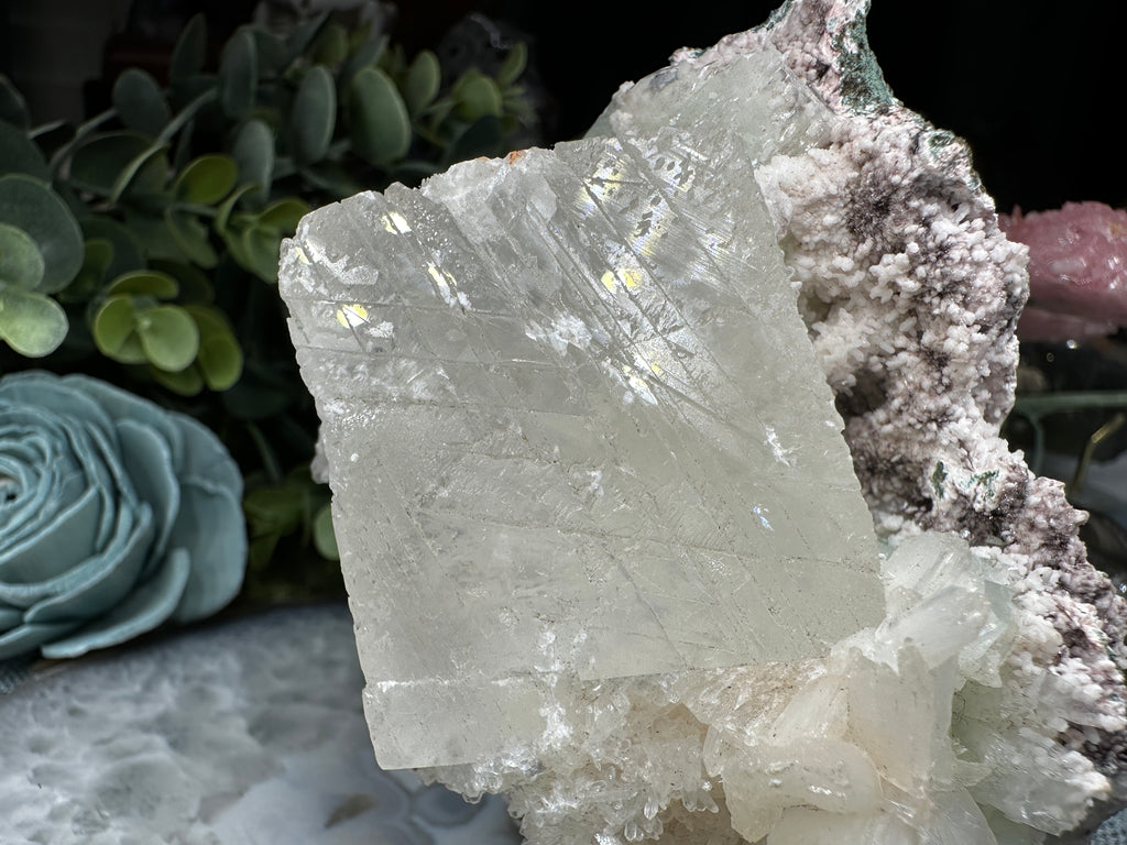 Calcite on Apophyllite & Stilbite image 3