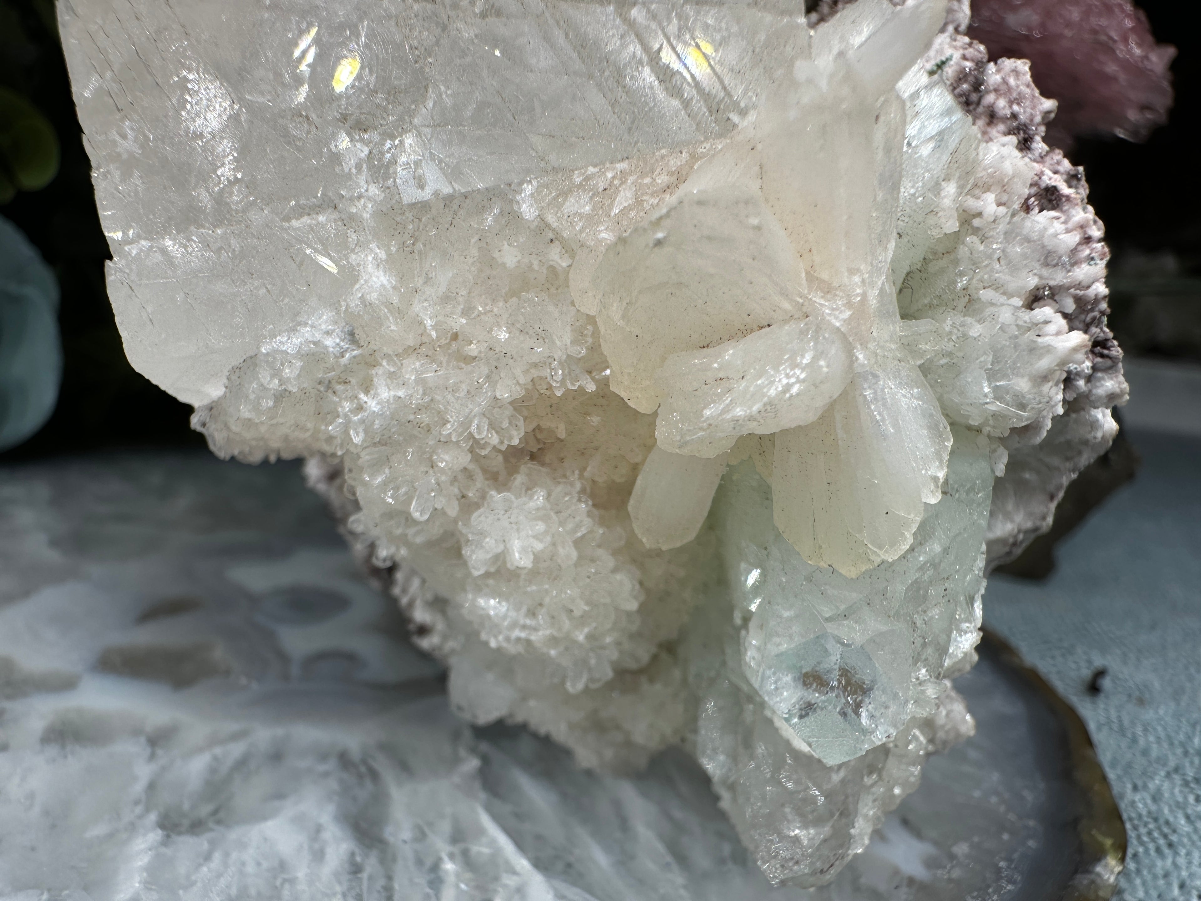 Calcite on Apophyllite & Stilbite image 2