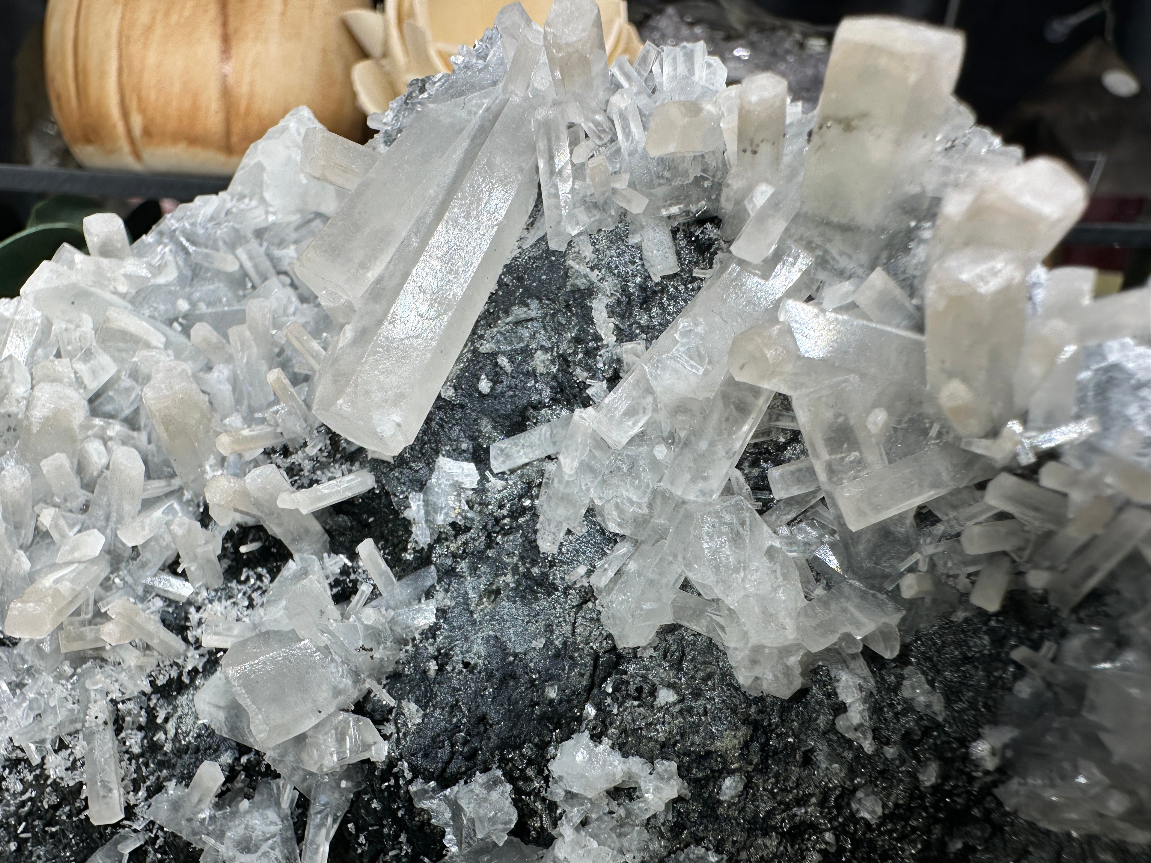 Columnar Calcite ￼