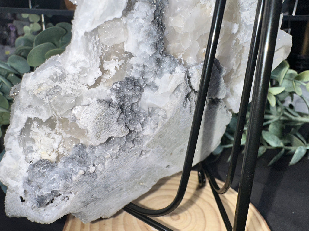 Quartz w/ Pyrite cast after calcite