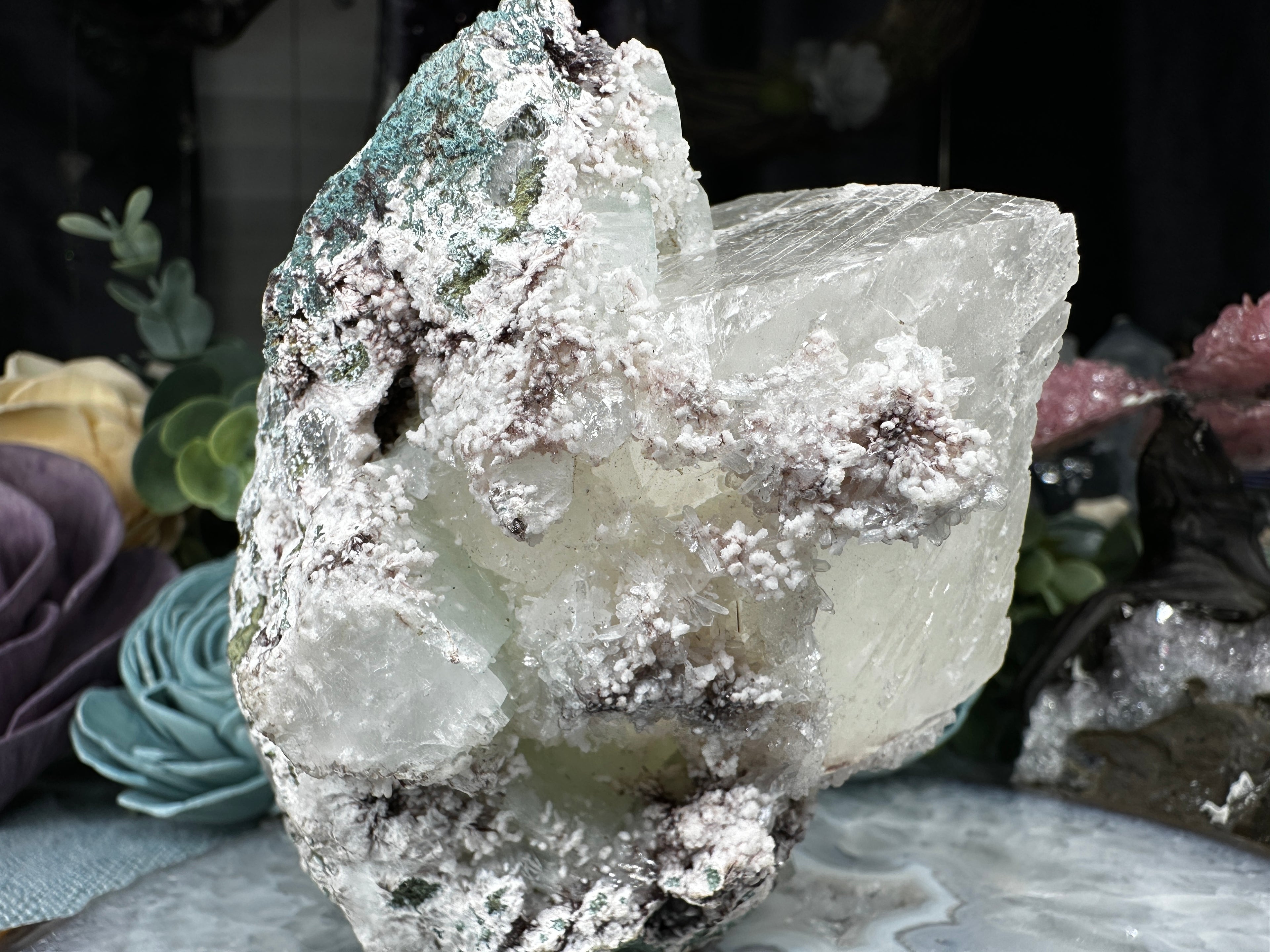 Calcite on Apophyllite & Stilbite image 6